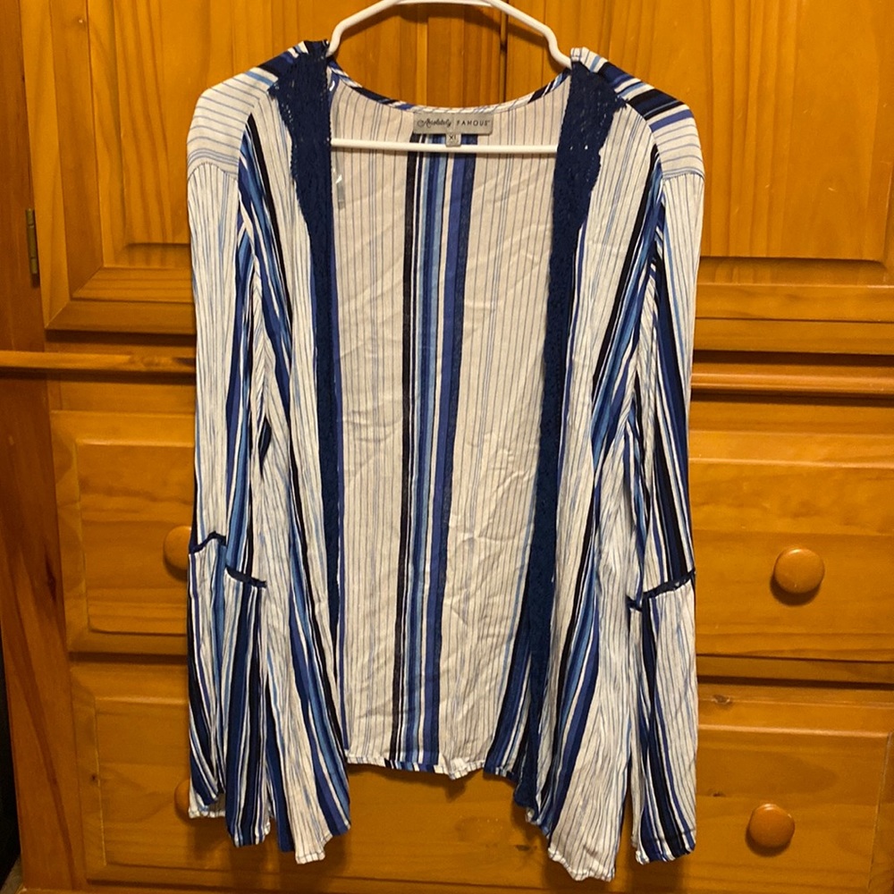 Absolutely Famous Cardigan Size XL